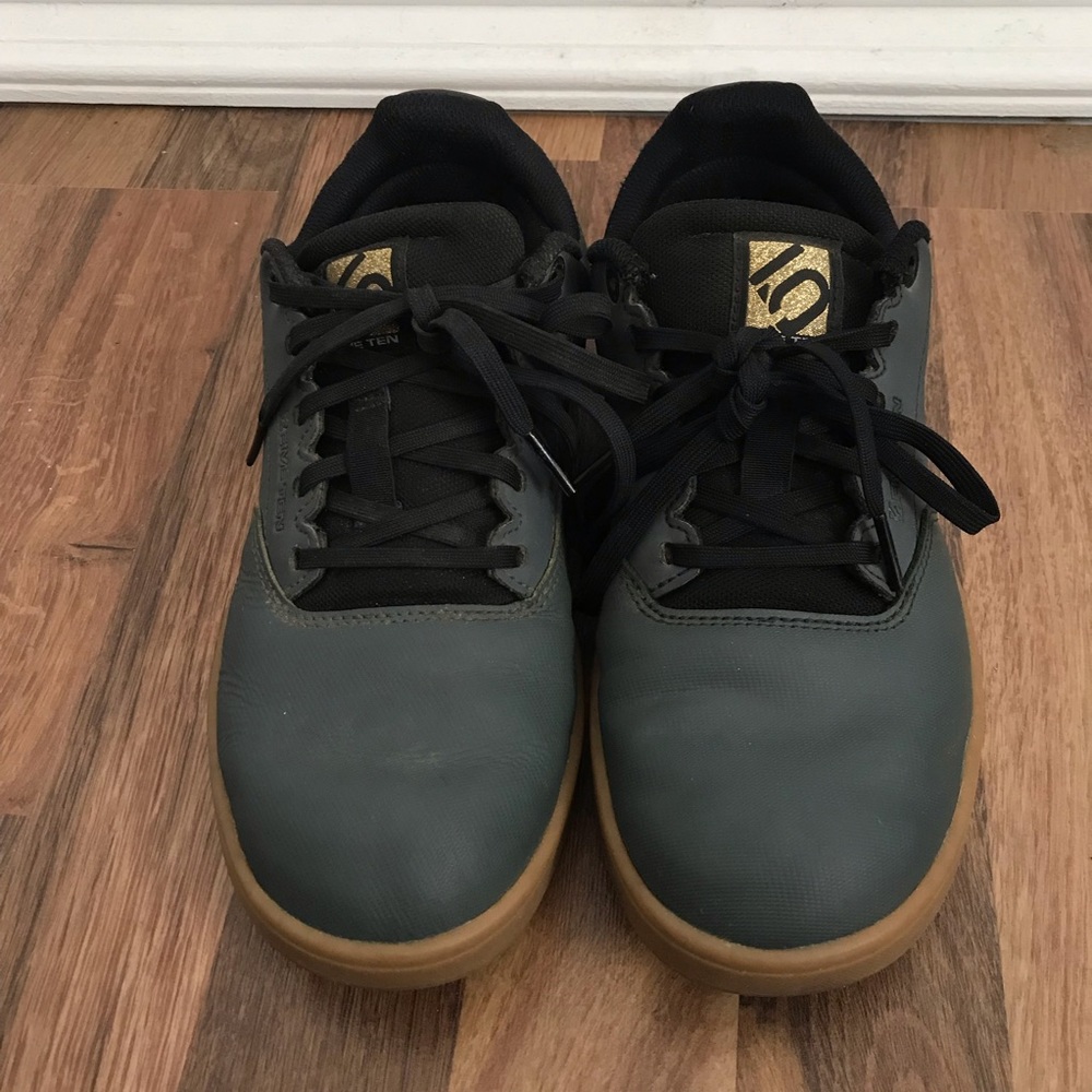 Five 10 District Flats Mtn Biking Shoes W 7.5/ M 6